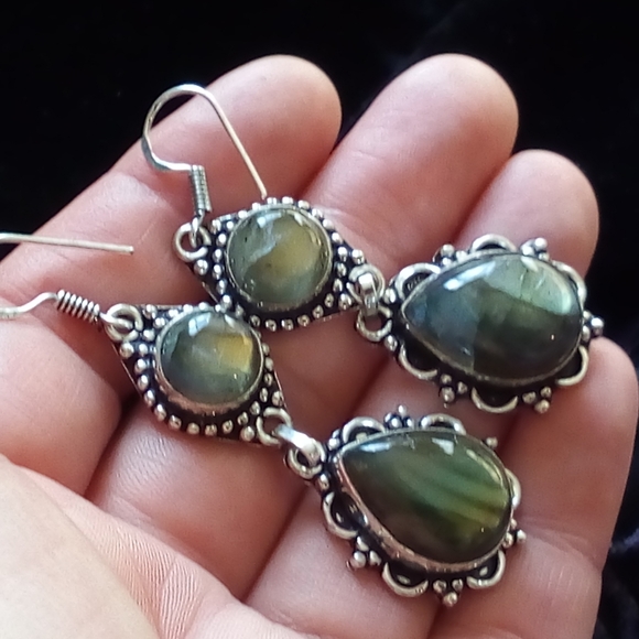 925 Silver + Labradorite Dangly Earrings - Picture 4 of 4